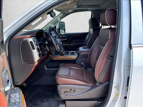 Used 2019 Chevrolet Silverado 2500 High Country w/ Duramax Plus Package AWD/4WD image 24