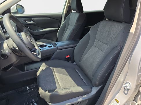 Used 2024 Nissan Rogue SV AWD/4WD image 13