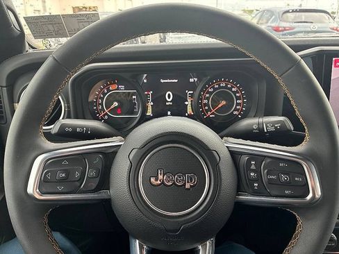 Used 2024 Jeep Wrangler Unlimited Sahara w/ Technology Group AWD/4WD image 30