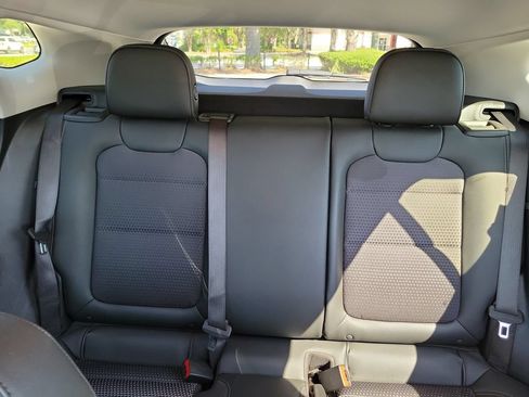 Used 2025 Chevrolet Trax LT w/ LT Convenience Package FWD image 18
