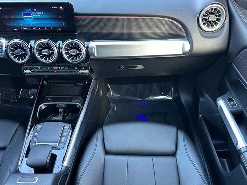 Certified 2023 Mercedes-Benz EQB 300 4MATIC image 31