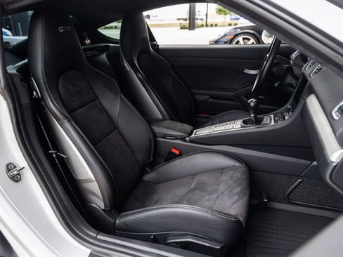 Certified 2020 Porsche 718 Cayman GT4 RWD image 47