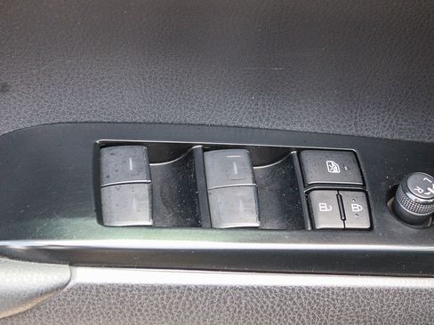 Used 2025 Toyota Camry SE FWD image 20