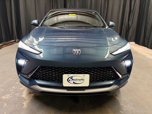 Used 2024 Buick Envista Avenir FWD image 2
