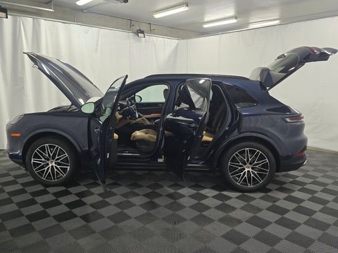Certified 2025 Porsche Cayenne image 13