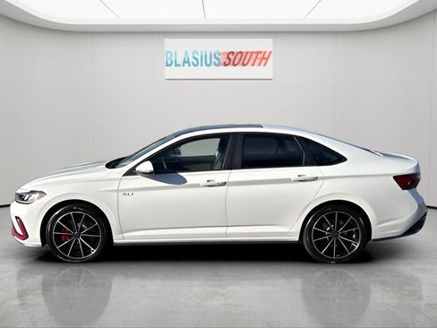 Used 2025 Volkswagen Jetta GLI Autobahn image 6