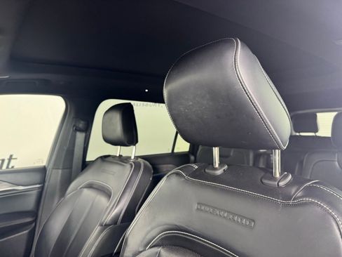 Used 2023 Jeep Grand Cherokee L Overland w/ Trailer Tow Group (B) image 11