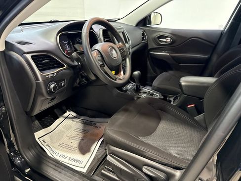 Used 2020 Jeep Cherokee Latitude AWD/4WD image 21