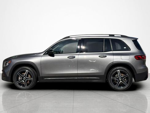 Used 2023 Mercedes-Benz GLB 250 image 2