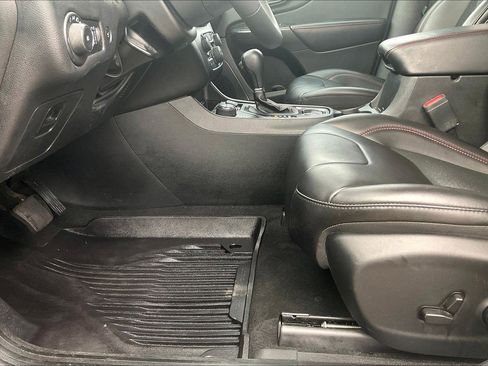 Used 2021 Jeep Cherokee Trailhawk w/ Trailer Tow Group image 16