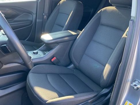 Used 2024 GMC Terrain SLE image 11