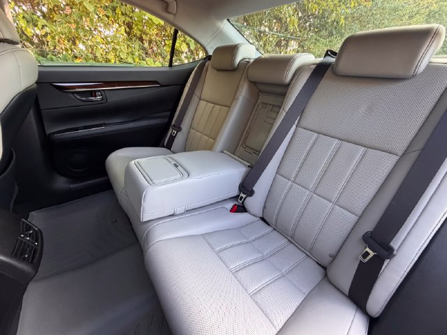 Used 2017 Lexus ES 350 w/ Luxury Package FWD image 39