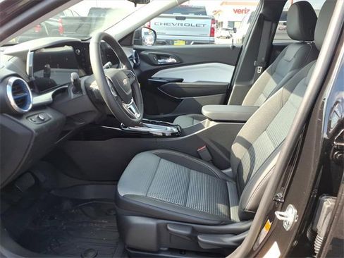 New 2026 Chevrolet Trax LT w/ Driver Confidence Package image 12