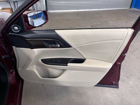 Used 2016 Honda Accord EX-L image 11