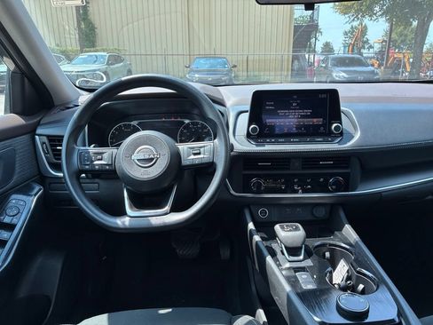 Used 2023 Nissan Rogue S AWD/4WD image 14