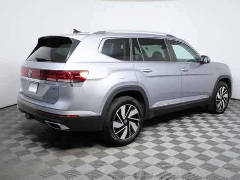 Used 2025 Volkswagen Atlas SEL image 3