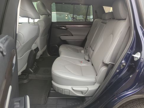 Used 2022 Toyota Highlander Limited AWD/4WD image 29