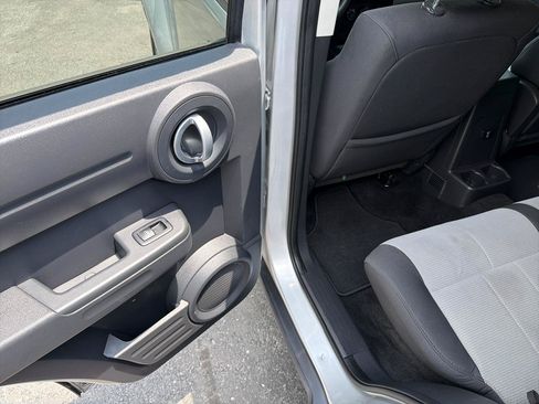 Used 2008 Dodge Nitro SXT RWD image 14