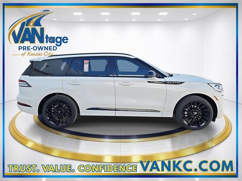 Used 2024 Lincoln Aviator Reserve w/ Equipment Group 201A image 5