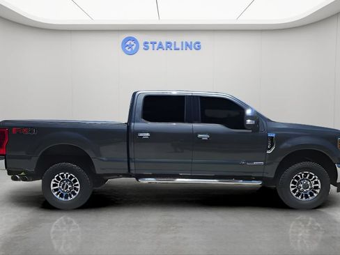 Used 2018 Ford F250 XLT w/ XLT Premium Package AWD/4WD image 4