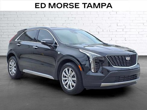 Used 2022 Cadillac XT4 Premium Luxury w/ Enhanced Visibility Package FWD image 5