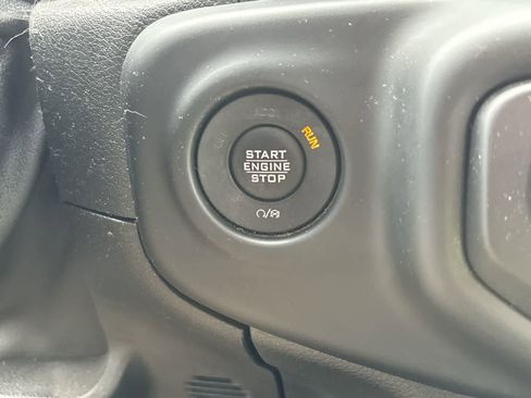 Used 2018 Jeep Wrangler Unlimited Sport image 22