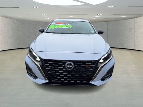 Used 2025 Nissan Altima 2.5 SR image 8