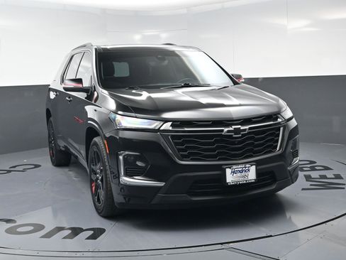 Certified 2023 Chevrolet Traverse Premier w/ Redline Edition image 3