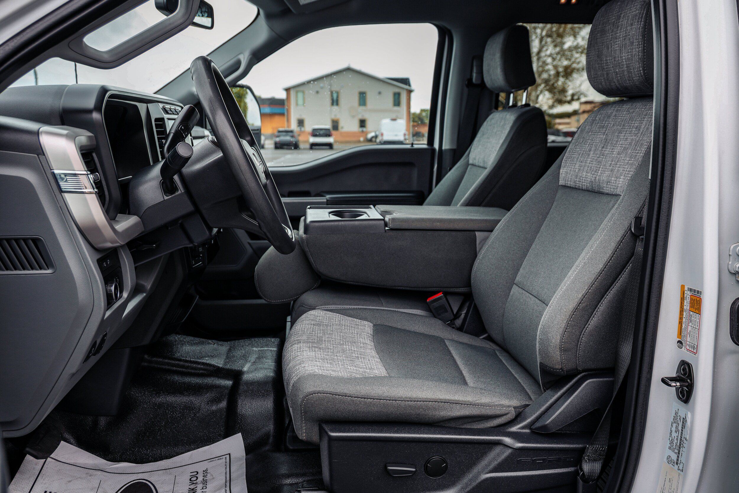 Used 2023 Ford F250 XLT w/ FX4 Off-Road Package AWD/4WD image 9