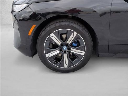 Used 2024 BMW iX xDrive50 w/ Premium Package AWD/4WD image 25