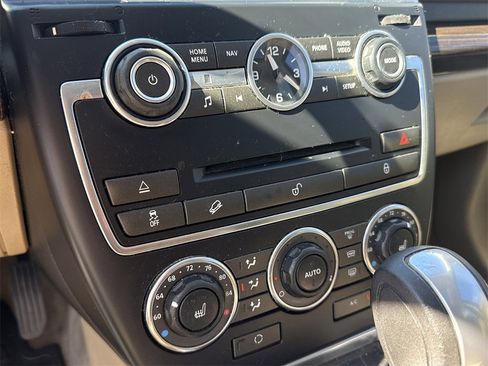 Used 2013 Land Rover LR2 image 19