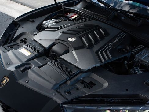 Used 2020 Lamborghini Urus image 41