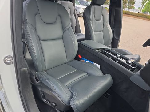 Used 2024 Volvo XC90 T8 Ultimate w/ Lounge Package AWD/4WD image 10