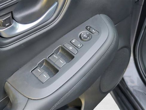 Used 2025 Honda HR-V LX image 13