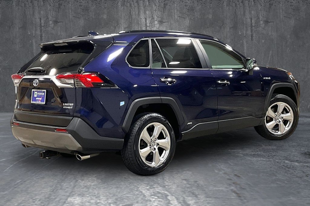 Used 2020 Toyota RAV4 Limited AWD/4WD image 7