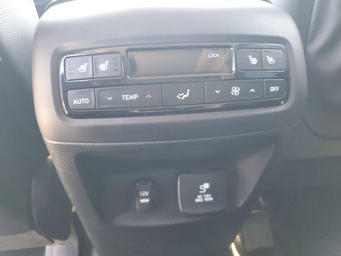 Used 2024 Hyundai Palisade Limited AWD/4WD image 18