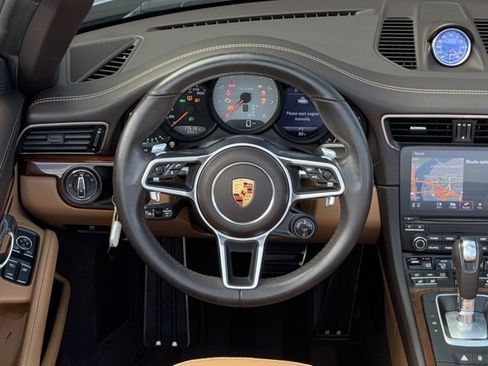 Certified 2018 Porsche 911 Carrera 4S image 25