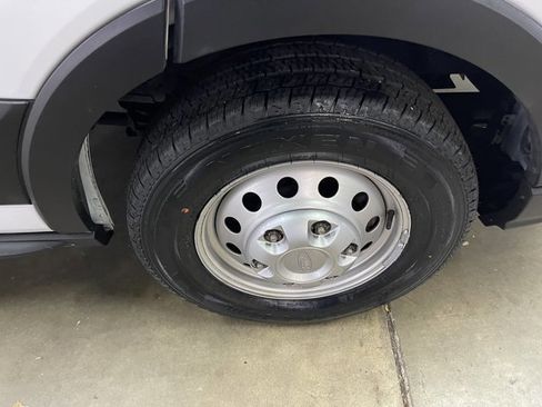 Certified 2023 Ford Transit 250 Medium Roof AWD image 10