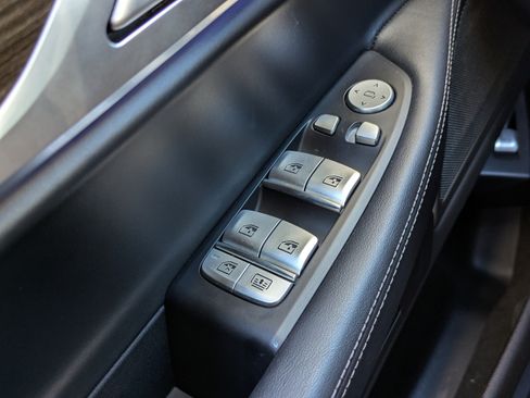 Used 2022 BMW 750i xDrive AWD/4WD image 25