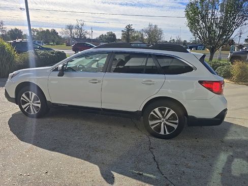 Used 2019 Subaru Outback 2.5i Limited image 8