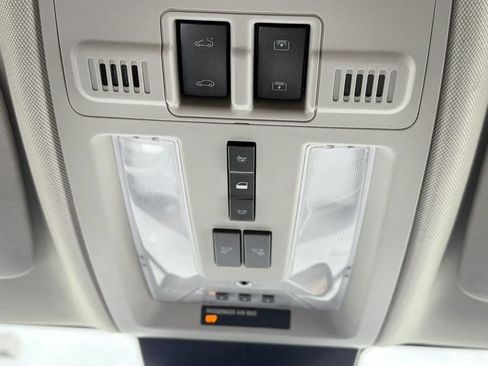Used 2012 Cadillac SRX Luxury AWD/4WD image 22