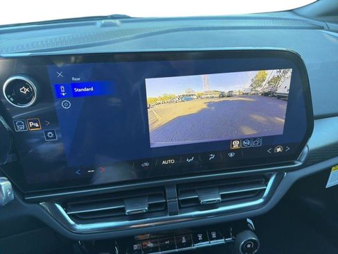 New 2026 Chevrolet Equinox EV LT FWD image 11