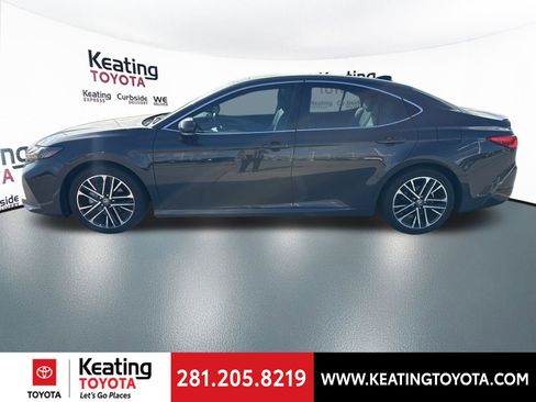 Used 2025 Toyota Camry XLE image 4