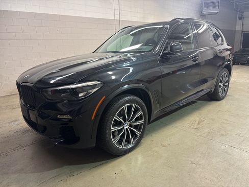 Used 2019 BMW X5 xDrive40i w/ M Sport Package AWD/4WD image 3