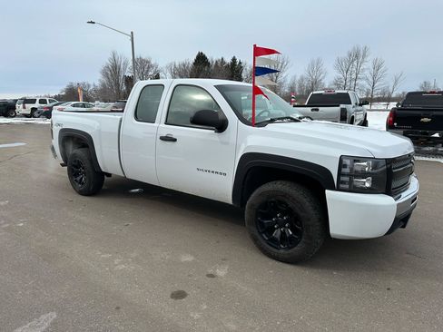 Used 2011 Chevrolet Silverado 1500 W/T AWD/4WD image 7