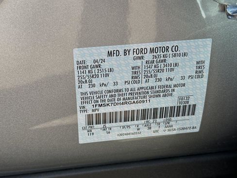 New 2024 Ford Explorer XLT w/ Equipment Group 202A image 23