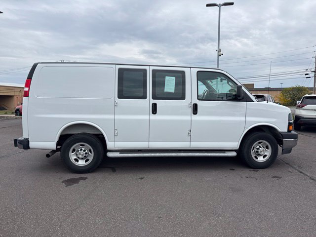 Used 2025 Chevrolet Express 2500 w/ Driver Convenience Package RWD image 4
