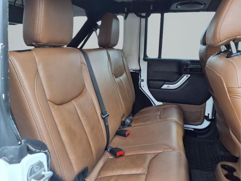 Used 2014 Jeep Wrangler Unlimited Sahara w/ Connectivity Group image 12