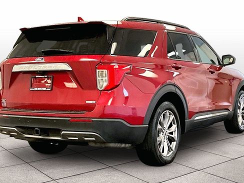 Used 2020 Ford Explorer XLT w/ Equipment Group 202A image 11