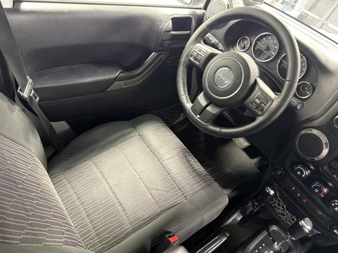 Used 2012 Jeep Wrangler Unlimited Sport AWD/4WD image 9